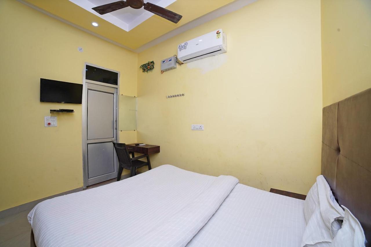 สปอต ออน 39779 โฮเต็ล รามา พาเลซ Hotel โมราดาบัด ภายนอก รูปภาพ