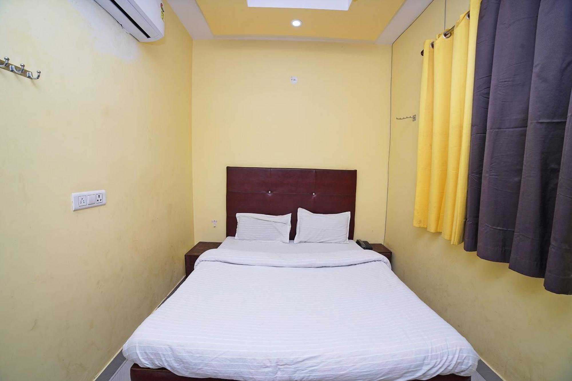 สปอต ออน 39779 โฮเต็ล รามา พาเลซ Hotel โมราดาบัด ภายนอก รูปภาพ